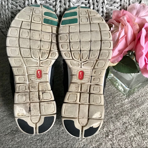 Nike Running Shoes Size 9 - Picture 3 of 5